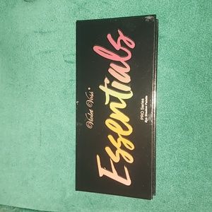 Violet Voss- Essentials